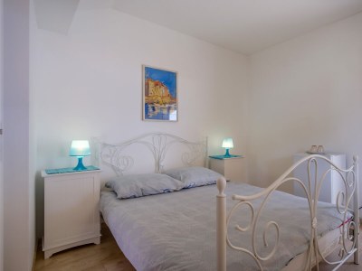 Apartment Three bedroom apartment with terrace Mali Lošinj, Lošinj A-16019-a - Outdoor photo 15