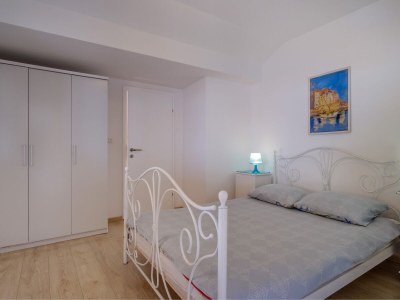 Apartment Three bedroom apartment with terrace Mali Lošinj, Lošinj A-16019-a - Outdoor photo 16