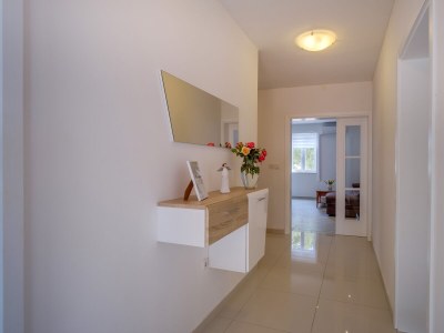 Apartment Three bedroom apartment with terrace Mali Lošinj, Lošinj A-16019-a - Outdoor photo 24