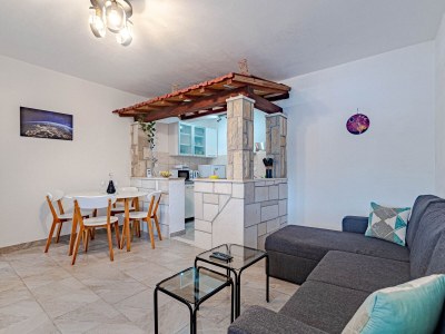 Apartment One bedroom apartment near beach Ubli, Lastovo A-16599-a - Outdoor photo 15