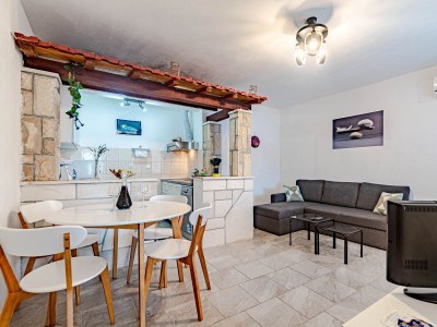 Apartment One bedroom apartment near beach Ubli, Lastovo A-16599-a - Outdoor photo 17