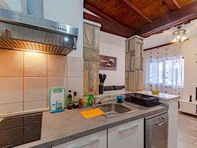 Apartment One bedroom apartment near beach Ubli, Lastovo A-16599-a - Outdoor photo 22