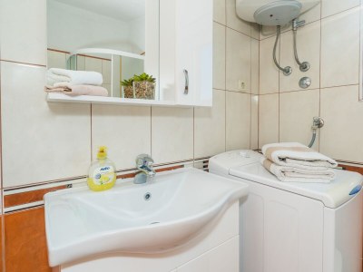 Apartment One bedroom apartment with terrace and sea view Nečujam, Šolta A-16729-a - Outdoor photo 18