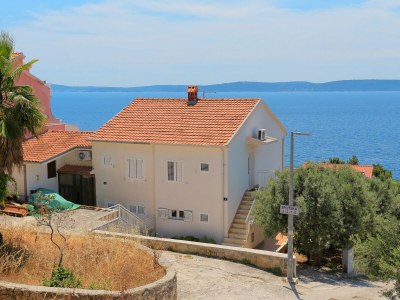 Apartment One bedroom apartment with terrace and sea view Mavarštica, Čiovo A-18651-a in Okrug Gornji - Apartment