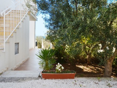 Apartment One bedroom apartment with terrace and sea view Mavarštica, Čiovo A-18651-a - Outdoor photo 6