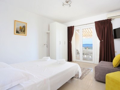 Apartment One bedroom apartment with terrace and sea view Mavarštica, Čiovo A-18651-a - Outdoor photo 16