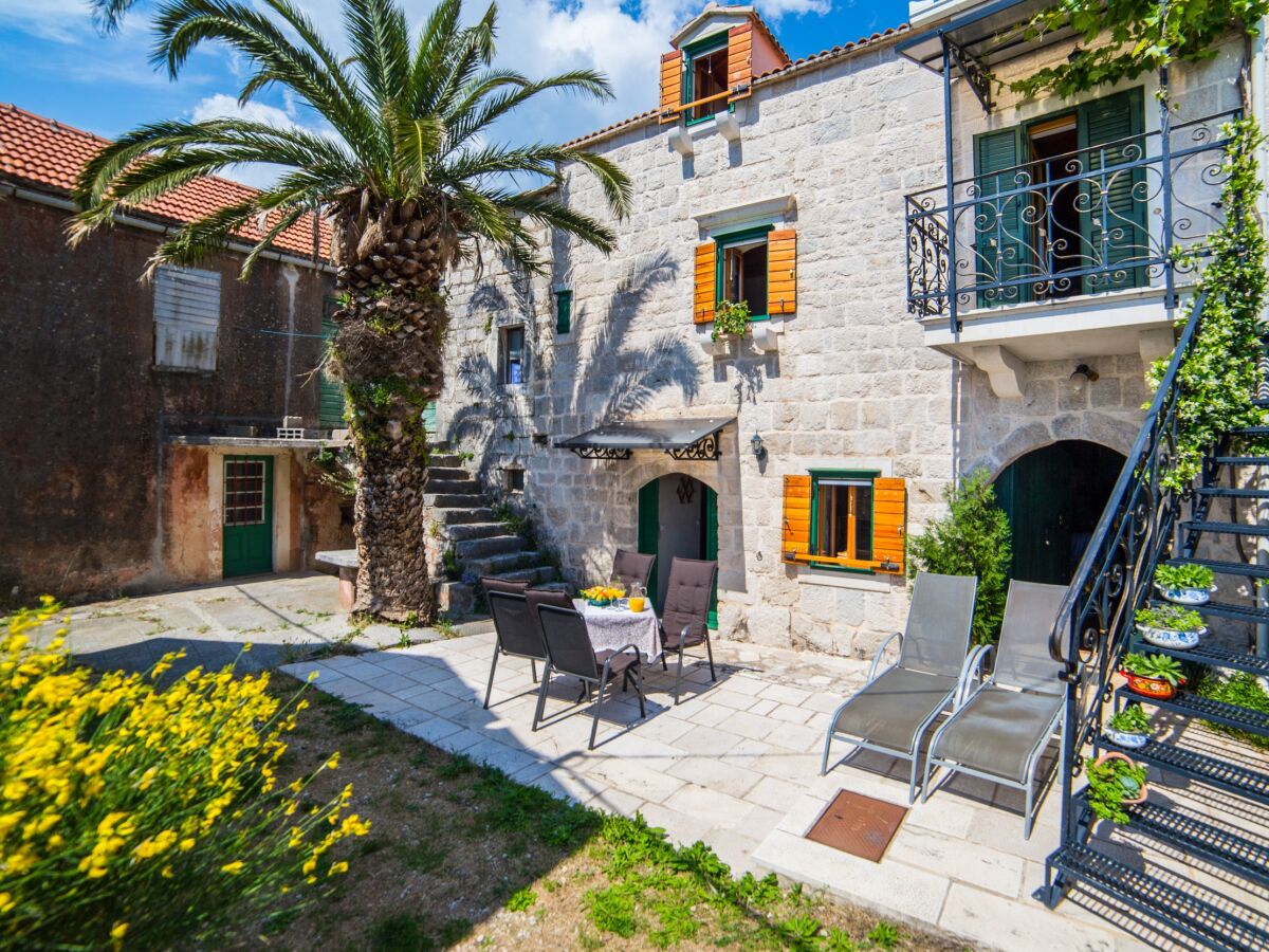 Holiday house Two bedroom house with terrace and sea view Gornja Podgora, Makarska K-16835