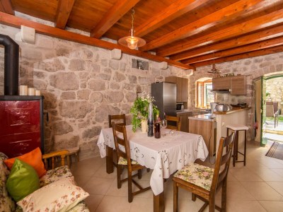 Holiday house Two bedroom house with terrace and sea view Gornja Podgora, Makarska K-16835 - Outdoor photo 9