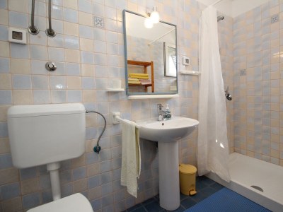 Apartment Two bedroom apartment with terrace Šilo, Krk A-18689-a - Outdoor photo 11