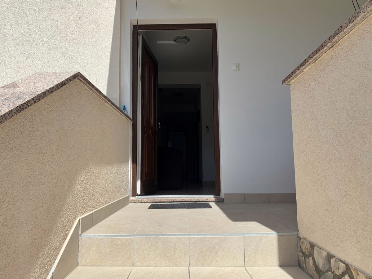 Apartment Two bedroom apartment with terrace and sea view Šilo, Krk A-18710-a - Outdoor photo 5