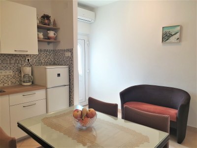 Apartment Two bedroom apartment with terrace and sea view Šilo, Krk A-18710-a - Outdoor photo 8