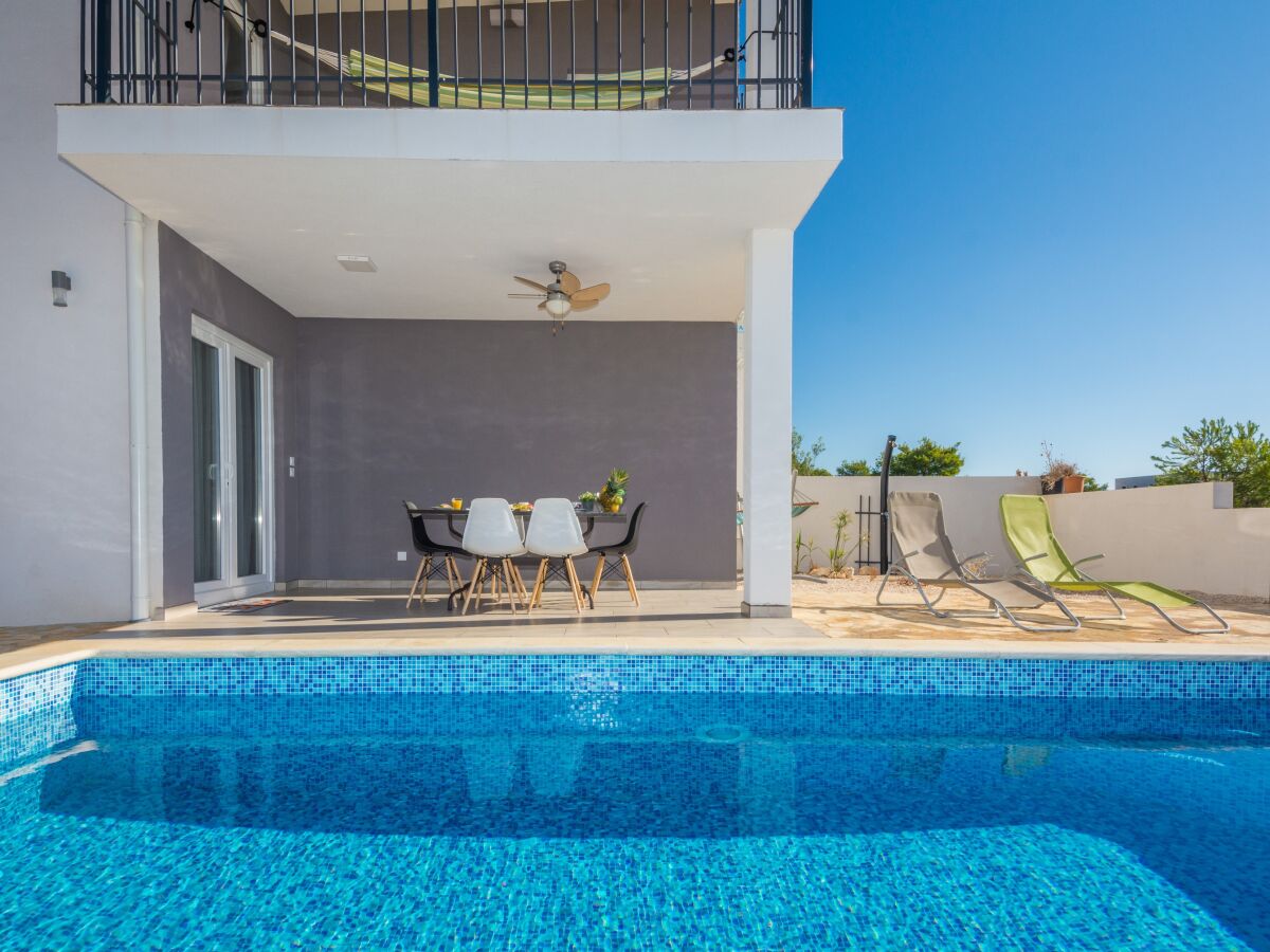 Holiday house Three bedroom house with terrace and sea view Vir - Torovi - Vir - Pedinka, Vir K-18732