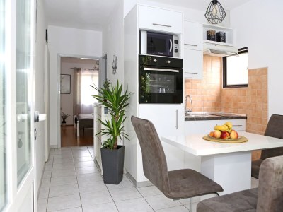 Apartment One bedroom apartment with balcony Bibinje, Zadar A-18843-a - Outdoor photo 9