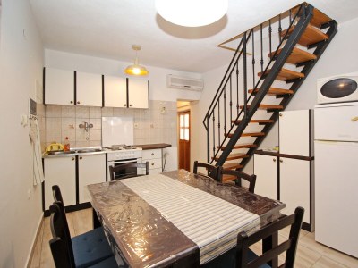 Apartment Two bedroom apartment near beach Baška, Krk A-18862-a - Outdoor photo 9