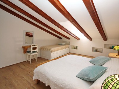 Apartment Two bedroom apartment near beach Baška, Krk A-18862-a - Outdoor photo 11