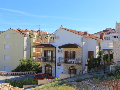 Apartment Three bedroom apartment with balcony and sea view Arbanija, Čiovo A-17332-a - Outdoor photo 4