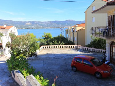 Apartment Three bedroom apartment with balcony and sea view Arbanija, Čiovo A-17332-a - Outdoor photo 9