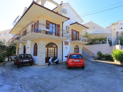 Apartment Three bedroom apartment with balcony and sea view Arbanija, Čiovo A-17332-a - Outdoor photo 10