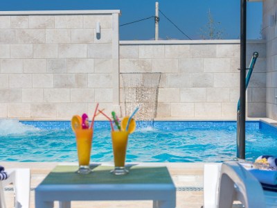 Holiday house Three bedroom house with balcony and sea view Škrip, Brač K-17345 in Postira - Holiday house