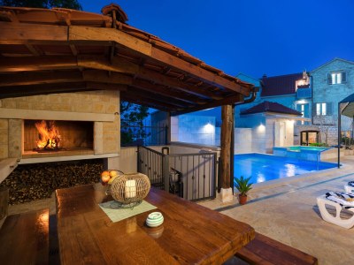 Holiday house Three bedroom house with balcony and sea view Škrip, Brač K-17345 - Outdoor photo 7