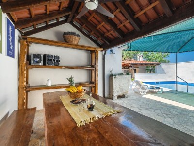 Holiday house Three bedroom house with balcony and sea view Škrip, Brač K-17345 - Outdoor photo 13