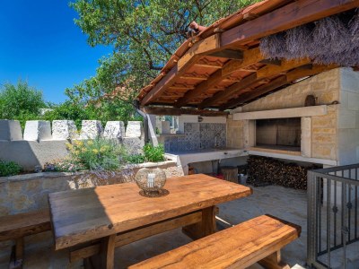 Holiday house Three bedroom house with balcony and sea view Škrip, Brač K-17345 - Outdoor photo 19