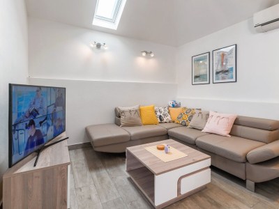 Holiday house Three bedroom house with balcony and sea view Škrip, Brač K-17345 - Outdoor photo 27