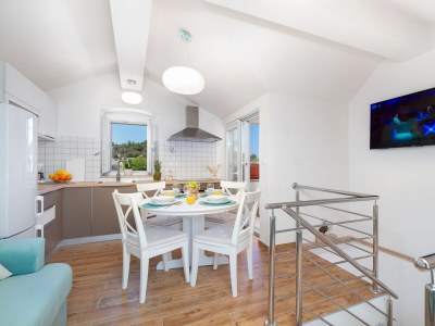 Holiday house Three bedroom house with balcony and sea view Škrip, Brač K-17345 - Outdoor photo 29