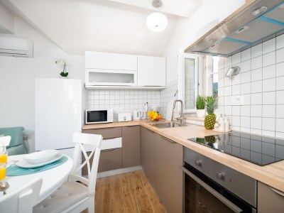 Holiday house Three bedroom house with balcony and sea view Škrip, Brač K-17345 - Outdoor photo 34