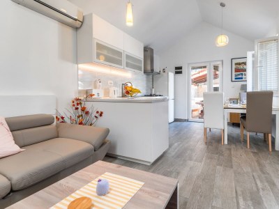 Holiday house Three bedroom house with balcony and sea view Škrip, Brač K-17345 - Outdoor photo 40