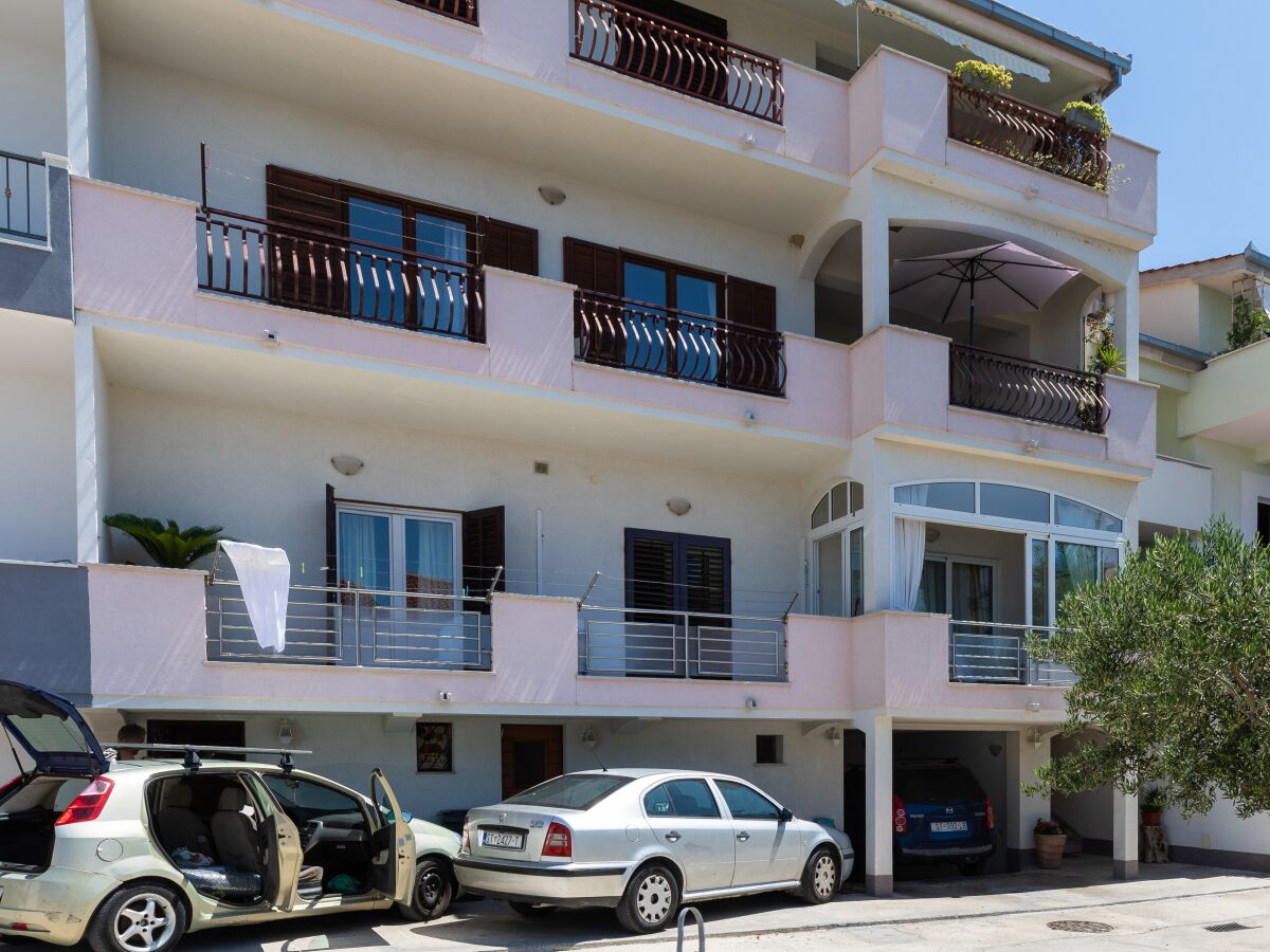 Apartment Two bedroom apartment with terrace and sea view Duće, Omiš A-18897-a