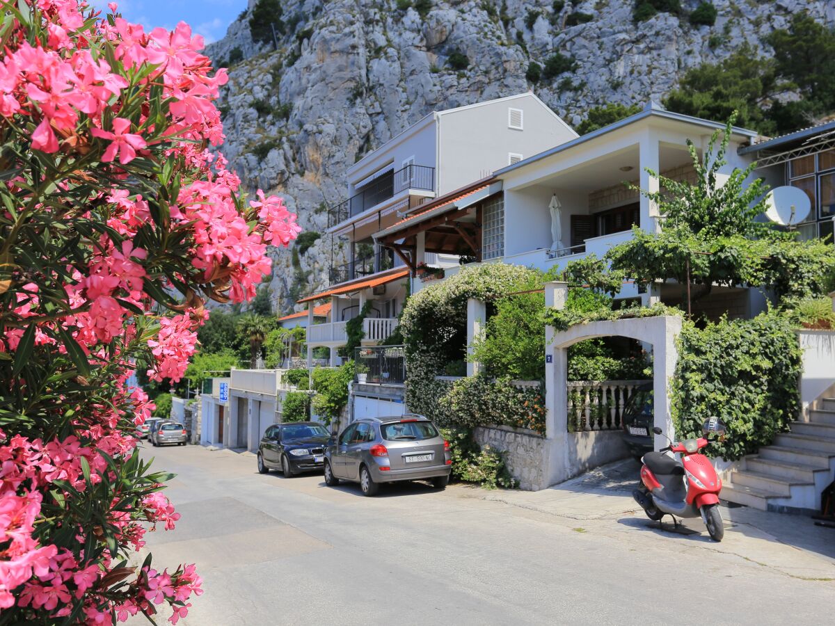 Apartment Two bedroom apartment with terrace and sea view Omiš A-18919-a - Outdoor photo 2