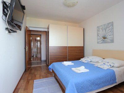 Apartment Two bedroom apartment with terrace and sea view Omiš A-18919-a - Outdoor photo 11