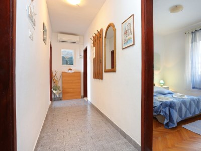 Apartment Two bedroom apartment with terrace and sea view Omiš A-18919-a - Outdoor photo 15