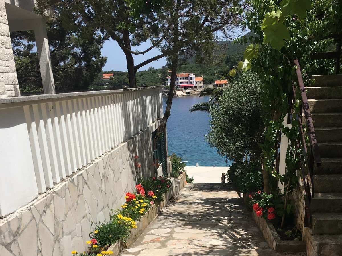 Apartment One bedroom apartment near beach Cove Pokrivenik, Hvar A-18955-a - Outdoor photo 3