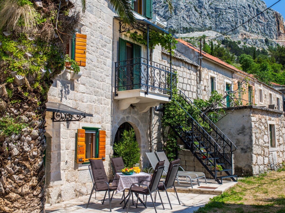 Holiday house One bedroom house with terrace and sea view Gornja Podgora, Makarska K-18984