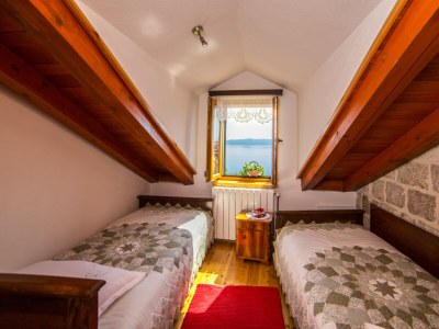 Holiday house One bedroom house with terrace and sea view Gornja Podgora, Makarska K-18984 - Outdoor photo 12