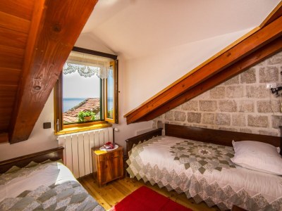 Holiday house One bedroom house with terrace and sea view Gornja Podgora, Makarska K-18984 - Outdoor photo 13