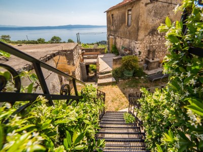 Holiday house One bedroom house with terrace and sea view Gornja Podgora, Makarska K-18984 - Outdoor photo 21