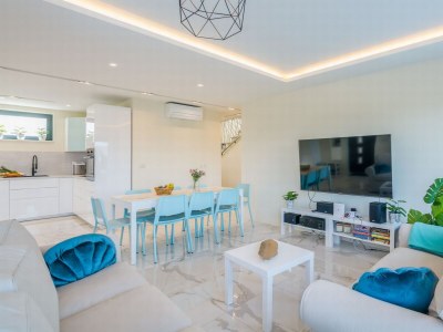 Apartment Three bedroom apartment with terrace and sea view Vantačići, Krk A-19252-a - Outdoor photo 6