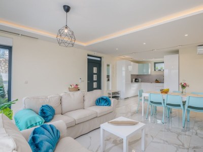 Apartment Three bedroom apartment with terrace and sea view Vantačići, Krk A-19252-a - Outdoor photo 7