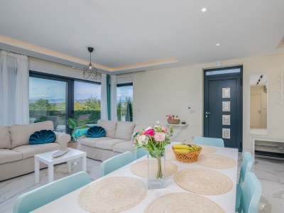 Apartment Three bedroom apartment with terrace and sea view Vantačići, Krk A-19252-a - Outdoor photo 8