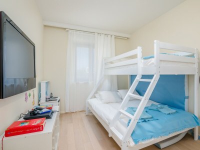 Apartment Three bedroom apartment with terrace and sea view Vantačići, Krk A-19252-a - Outdoor photo 18