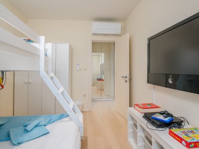 Apartment Three bedroom apartment with terrace and sea view Vantačići, Krk A-19252-a - Outdoor photo 19