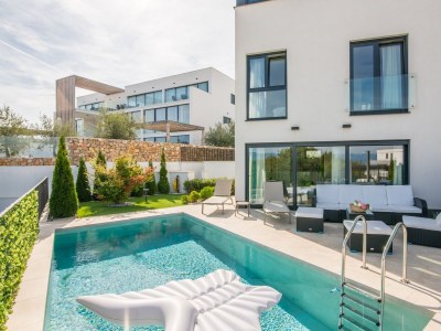 Apartment Three bedroom apartment with terrace and sea view Vantačići, Krk A-19252-a - Outdoor photo 23