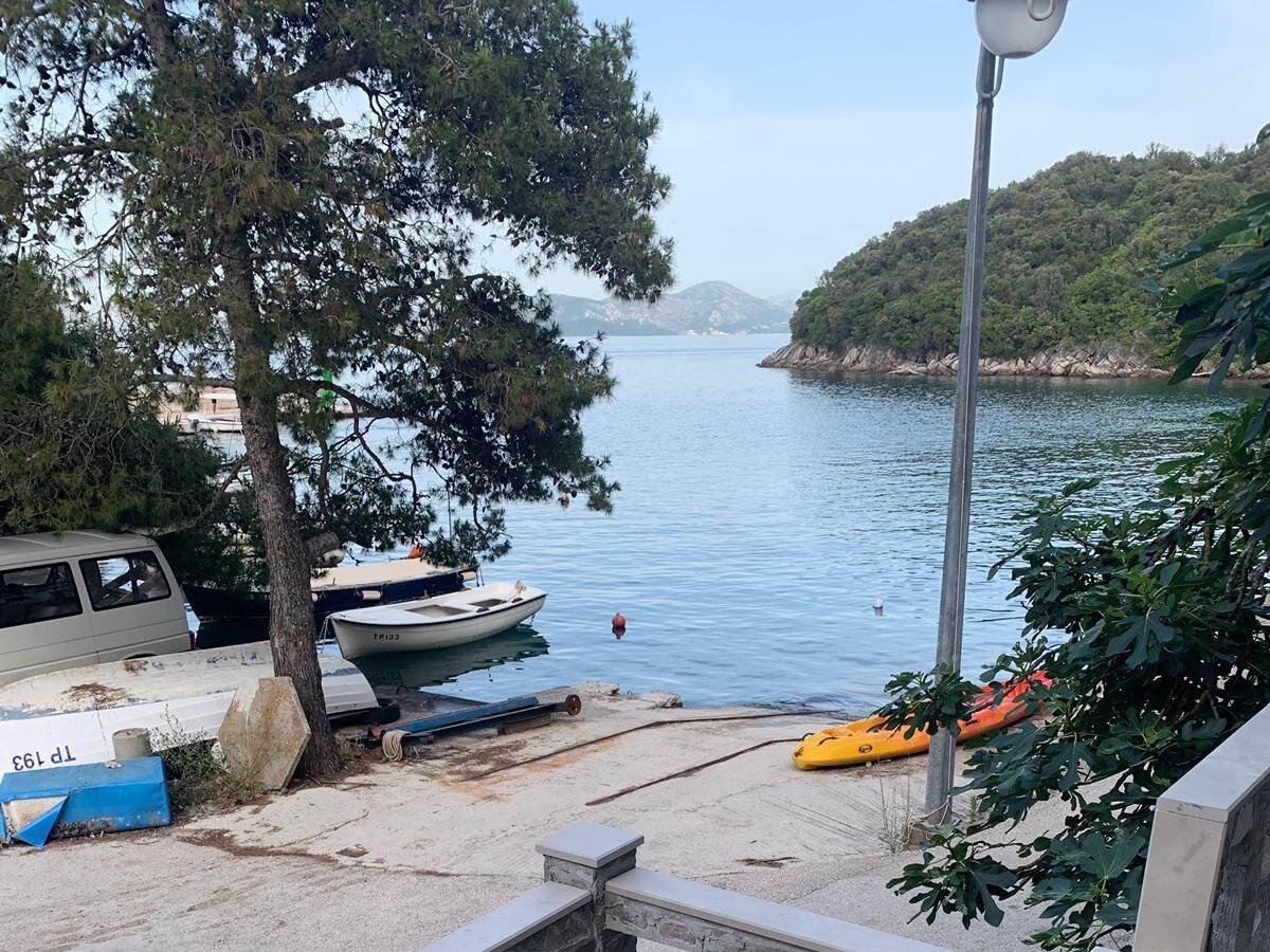 Apartment One bedroom apartment with balcony and sea view Cove Crkvice, Pelješac A-17667-b - Outdoor photo 3