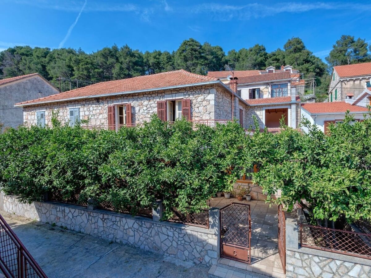 Holiday house Four-bedroom house with terrace Svirče, Hvar K-17682 - Outdoor photo 2