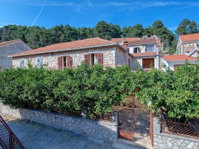 Holiday house Four-bedroom house with terrace Svirče, Hvar K-17682 - Outdoor photo 2