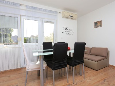 Apartment Two bedroom apartment with terrace Trogir A-18116-a - Outdoor photo 13