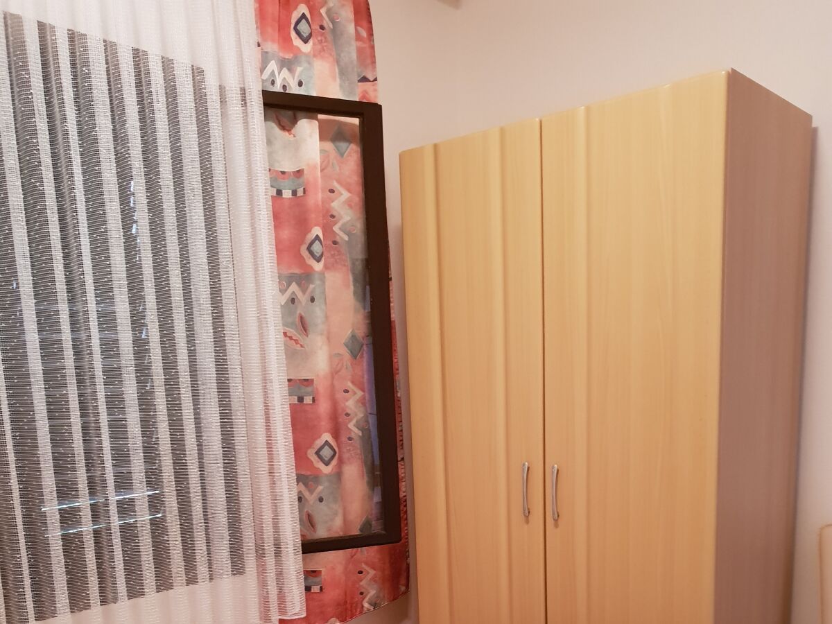 Apartment Two bedroom apartment with terrace Sutivan, Brač A-17825-a - Outdoor photo 5